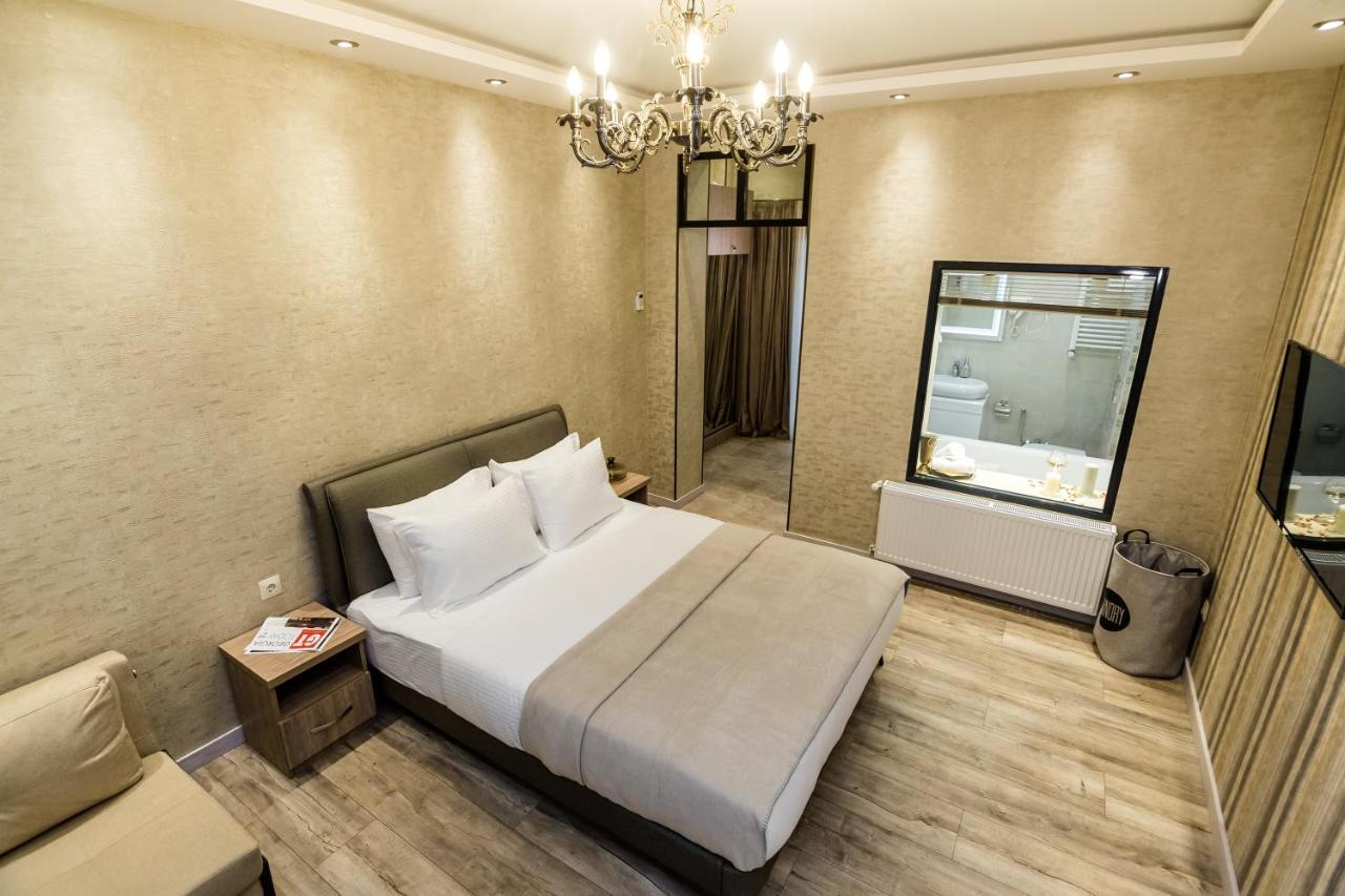 Dat Exx Apartments On Liberty Square Tbilisi Esterno foto