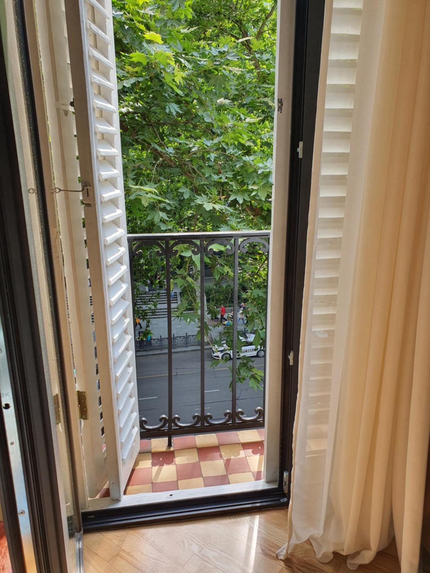 Dat Exx Apartments On Liberty Square Tbilisi Esterno foto
